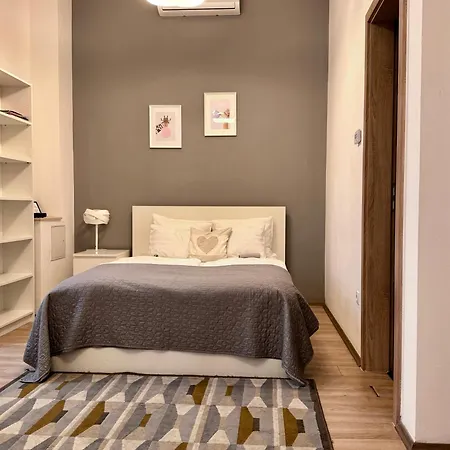 מלון דירות Gracia House 4*