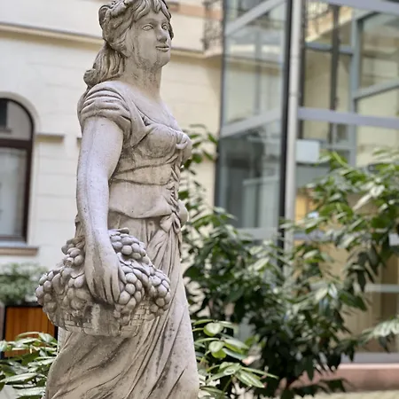 Gracia House מלון דירות 4*