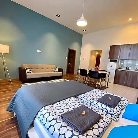 Gracia House Aparthotel 4*