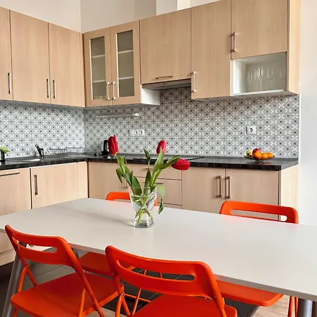 Gracia House Apartmanhotel 4*