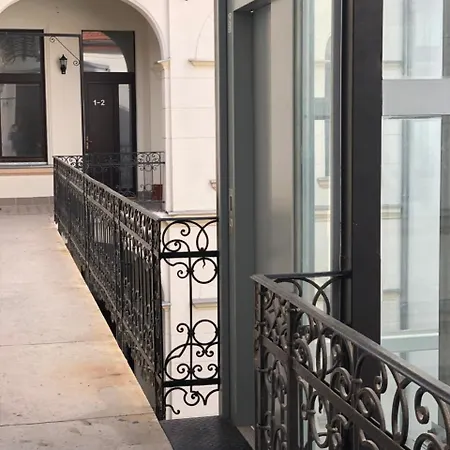 Gracia House מלון דירות 4*