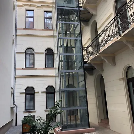 מלון דירות Gracia House 4*