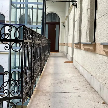 Gracia House מלון דירות 4*