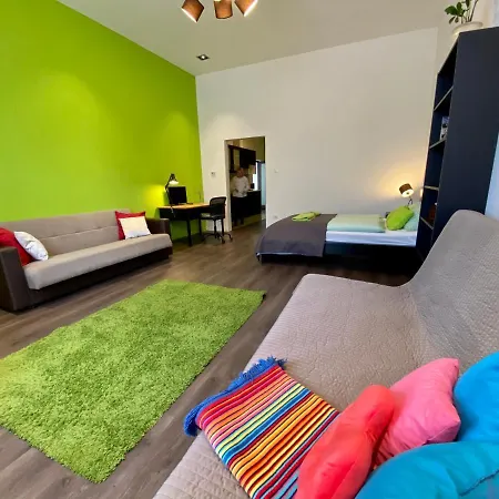 Gracia House מלון דירות