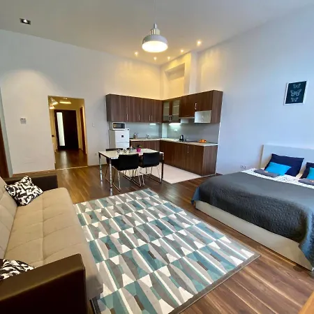 Gracia House מלון דירות