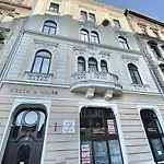 Gracia House 아파트호텔